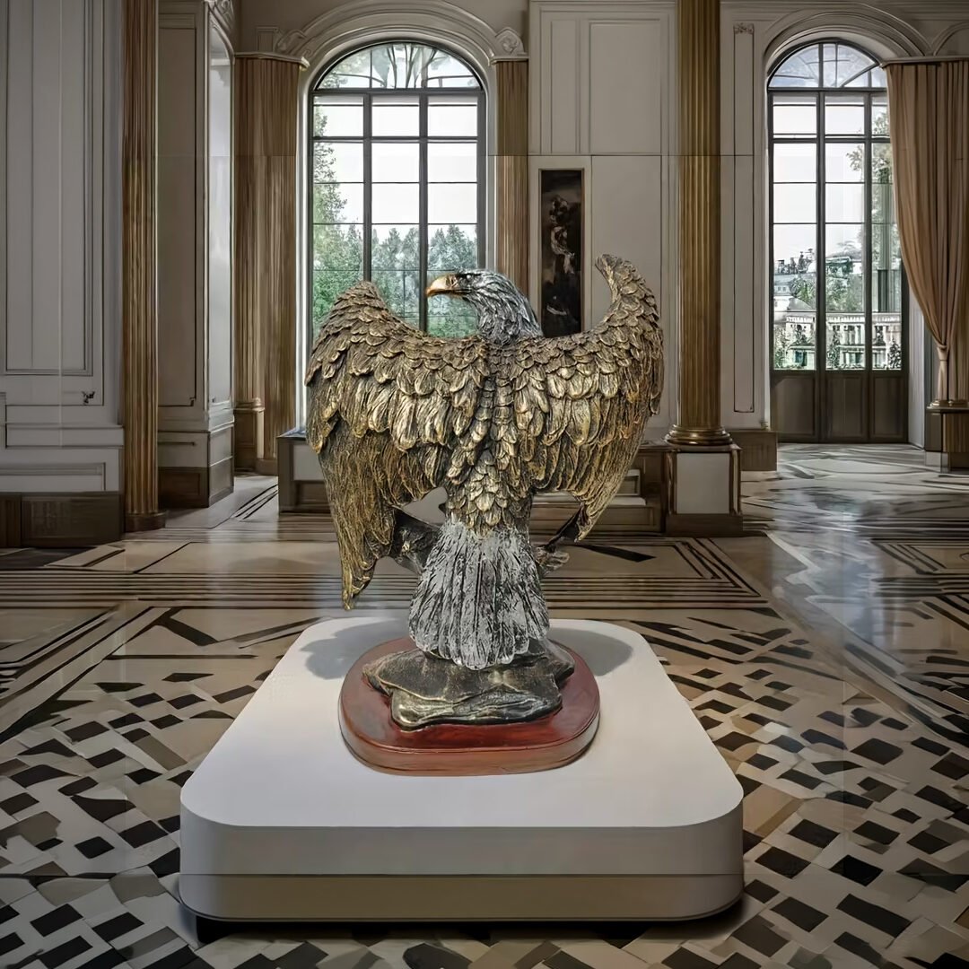 Majestic Eagle Statue Decor