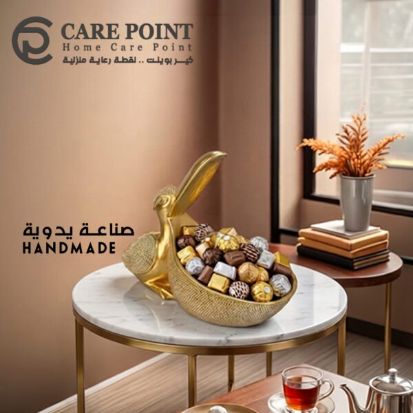 ديكور بجعة ذهبية صناعة يدوية